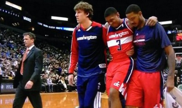  活塞坎宁安膝盖手术提前告别赛季  